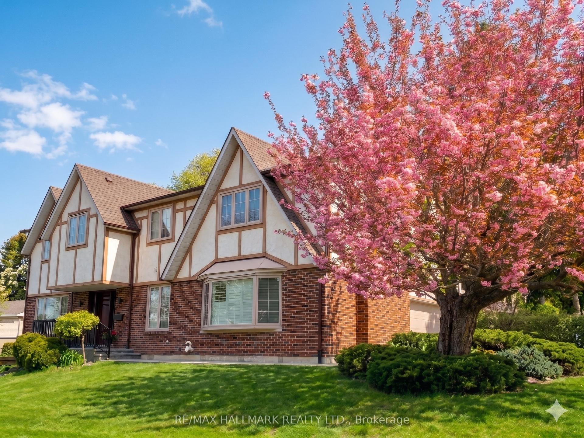 2 Butterfield Drive — photo 1