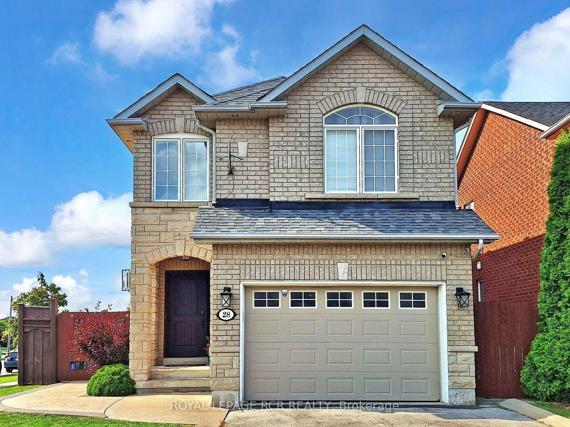 28 Wakely Boulevard — photo 1