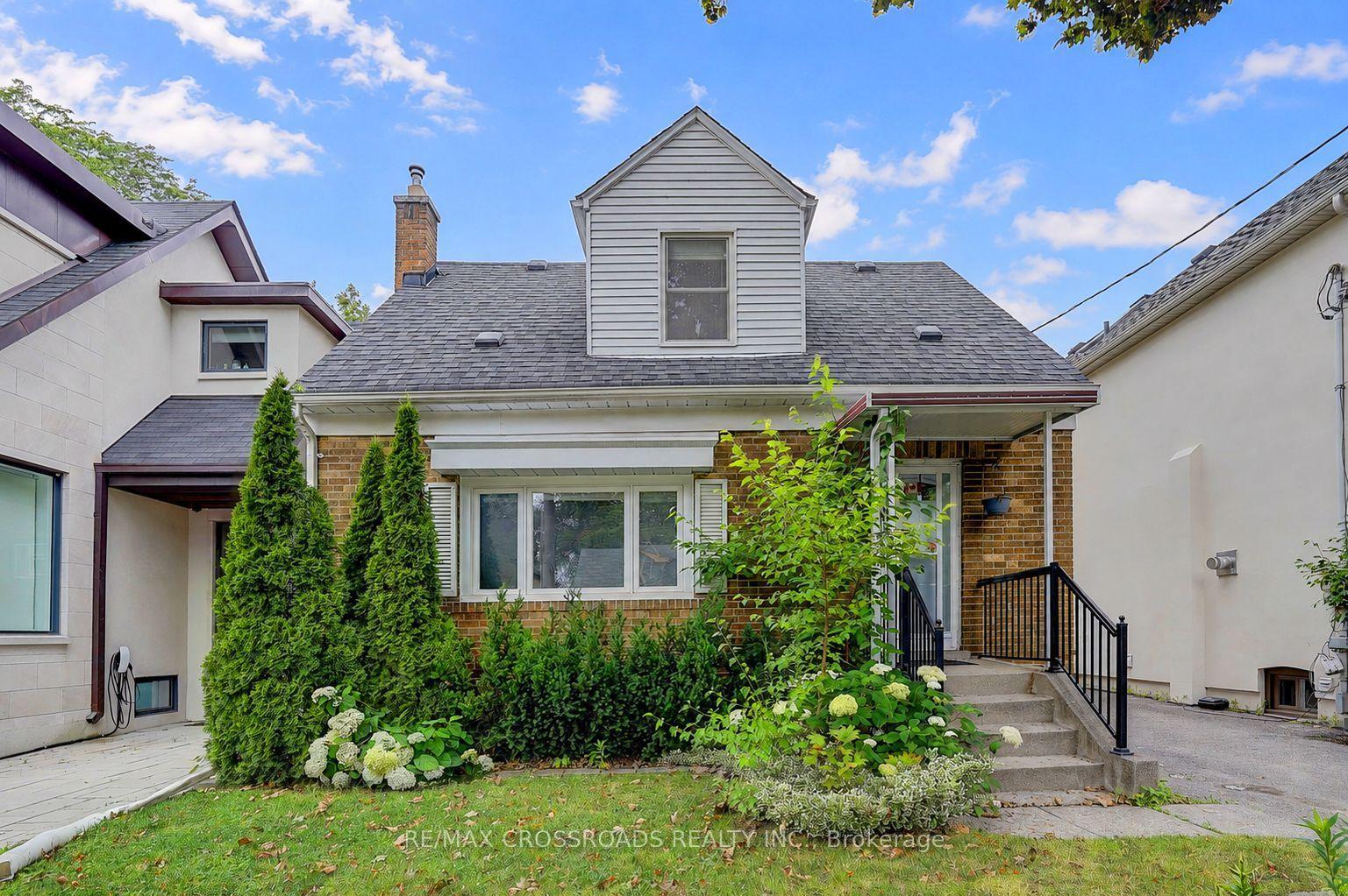 128 Leacrest Road, Toronto — Detached for sale, photo 1