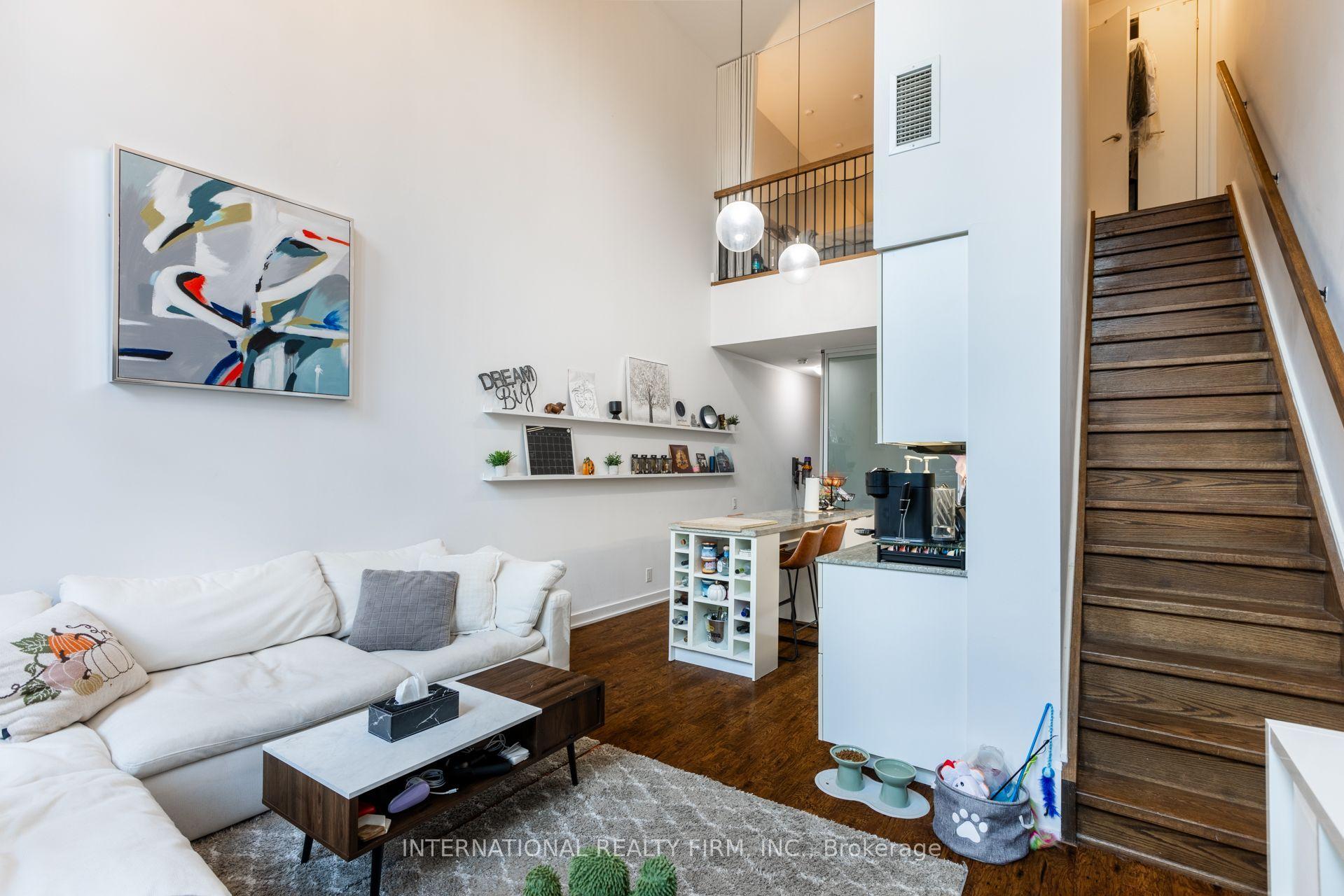 5 Hanna Avenue 110 #110, Toronto — Condo for lease, photo 1