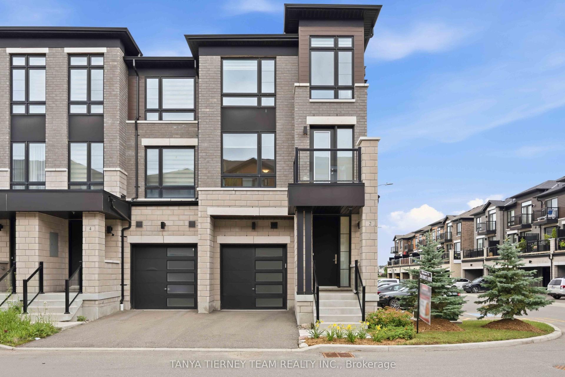 2 Lake Trail Way, Whitby — Townhouse for sale, photo 1