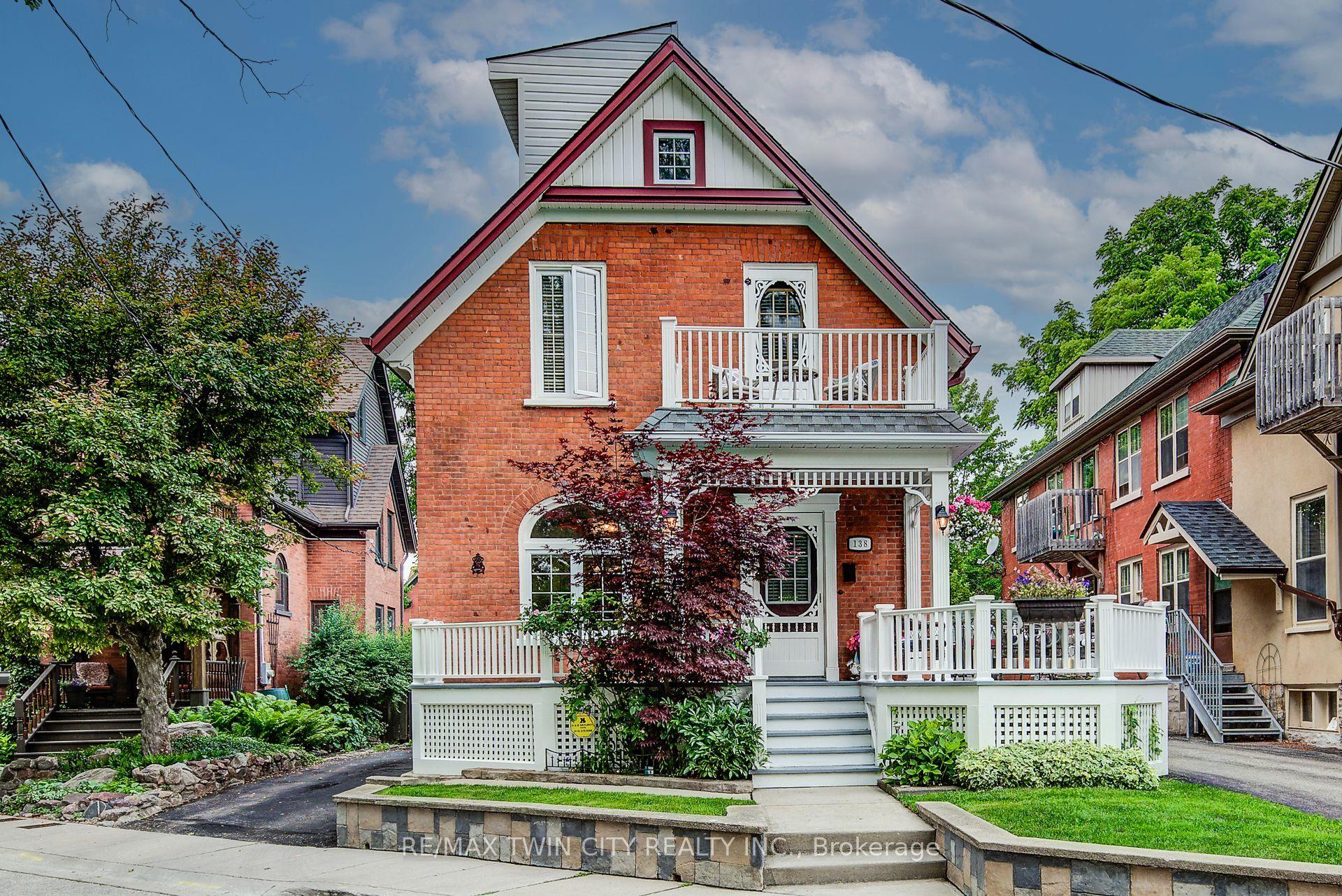138 Water Street S, Kitchener — Detached for sale, photo 1