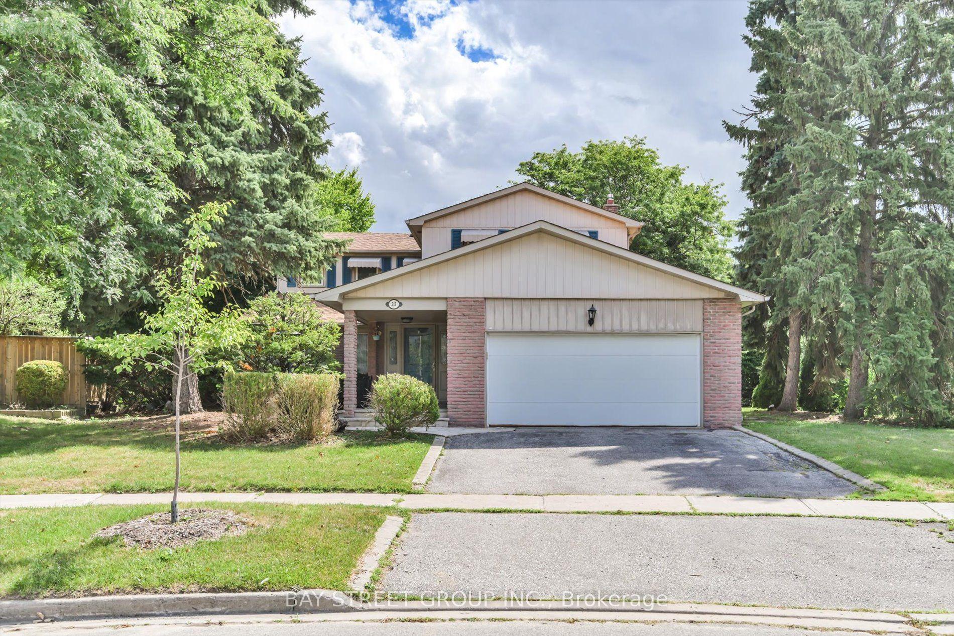 33 Kilchurn Castle Drive — photo 1