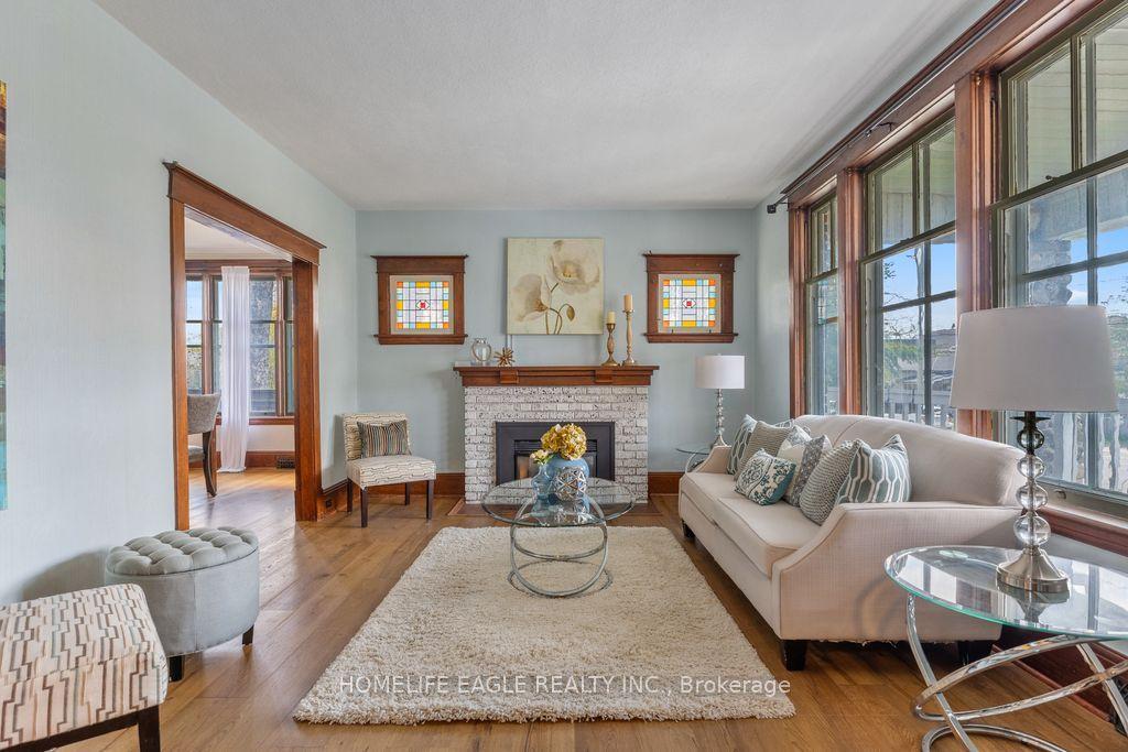 54 Wellington Street — photo 1