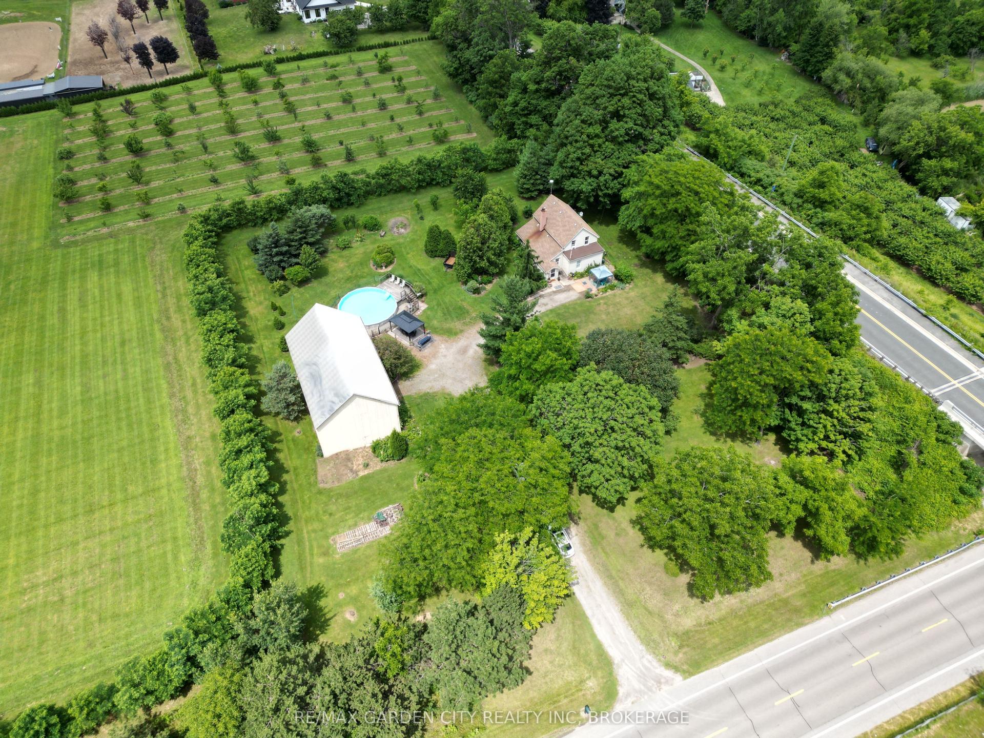 5400 North Service Road — photo 1