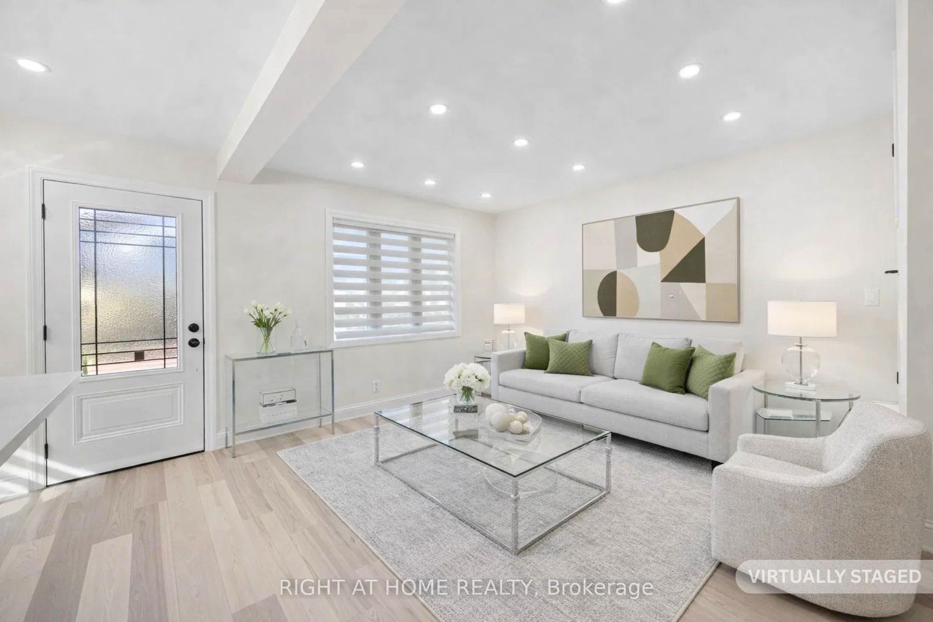 961 Victoria Park Avenue — photo 1