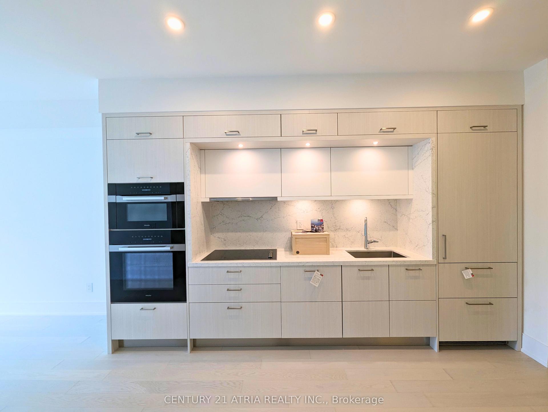 155 Merchants' Wharf N/A 523 #523 — photo 1