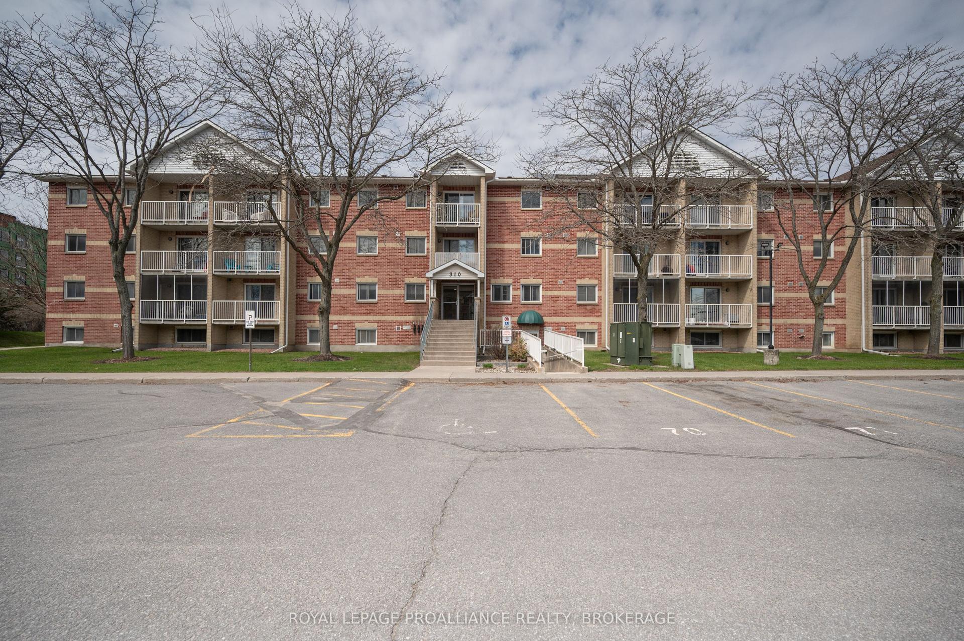 316 Kingsdale Avenue 411 #411 — photo 1