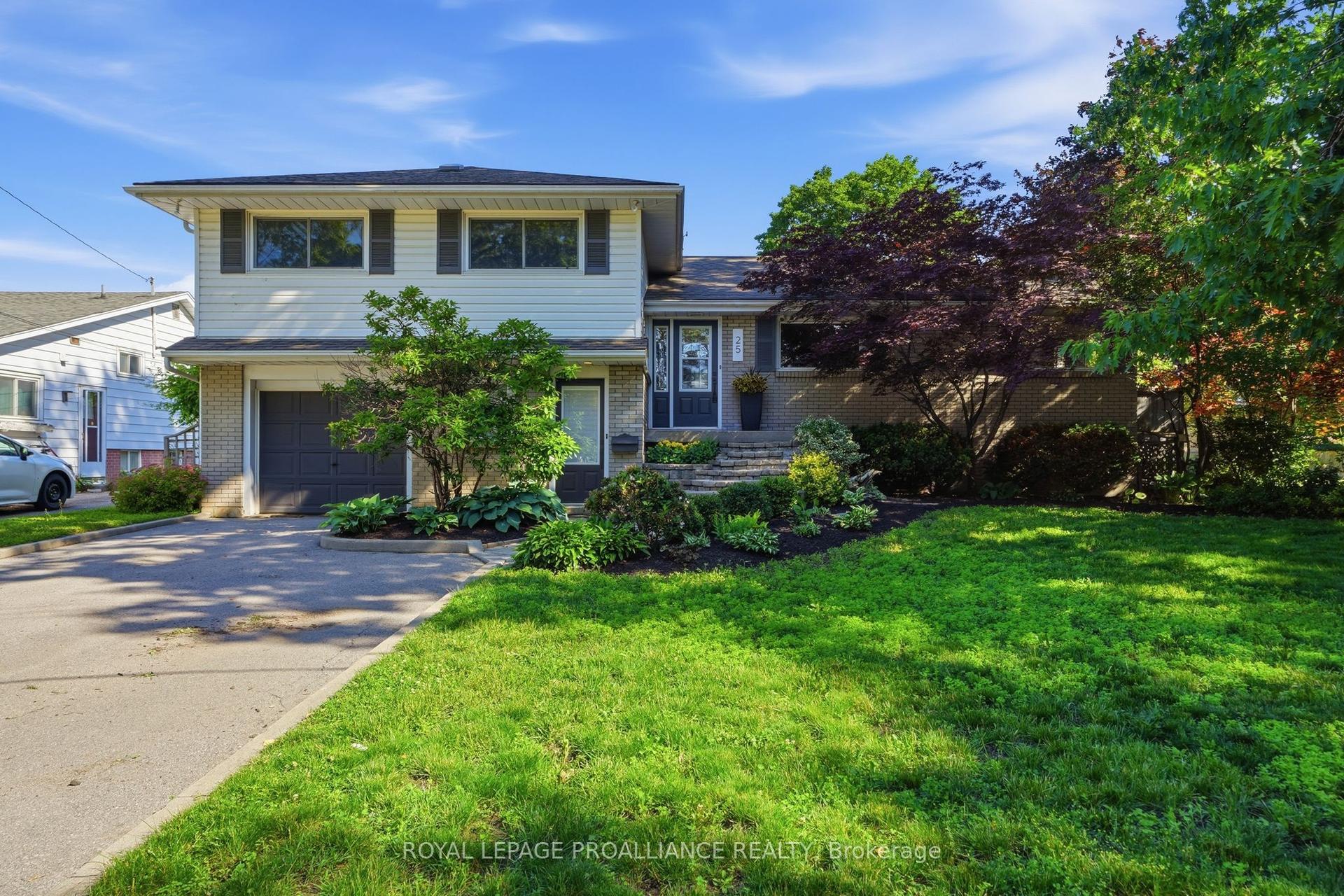 25 Southwood Crescent, Belleville — Detached for sale, photo 1