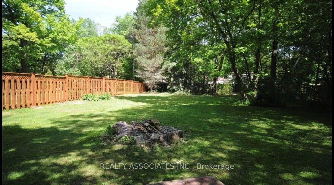 81 Miller Place — photo 1