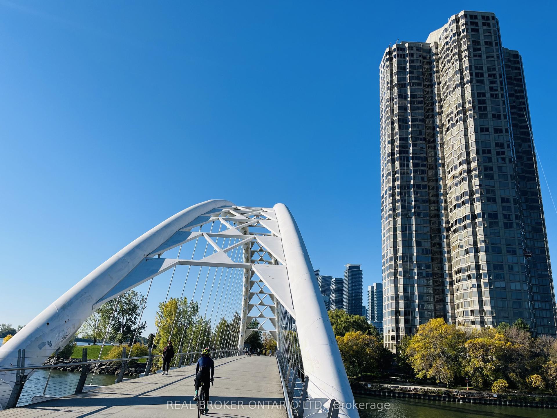 1 Palace Pier Court 304 #304, Toronto — Condo for lease, photo 1