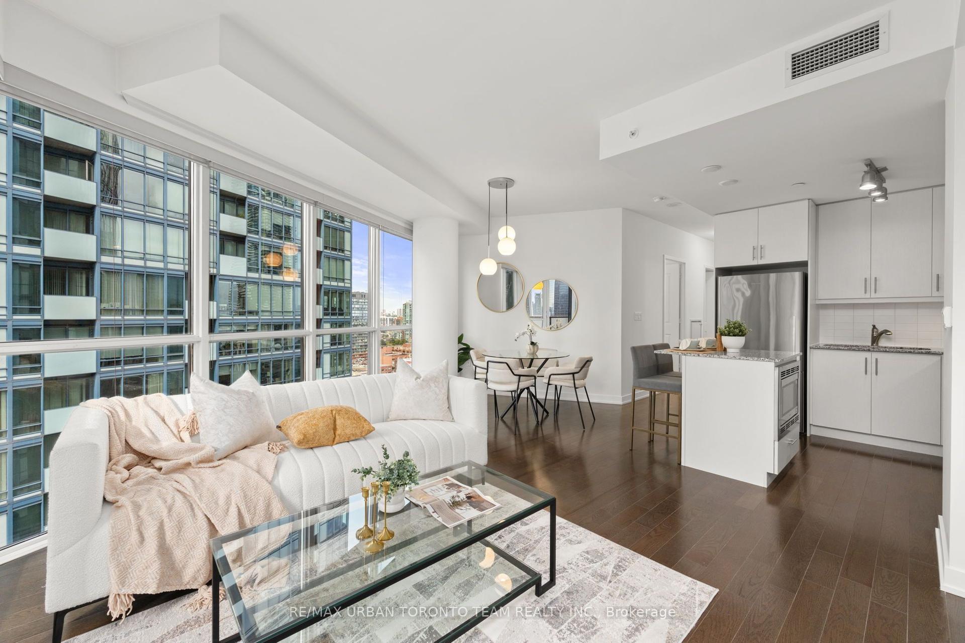 1 The Esplanade Avenue 2104 #2104, Toronto — Condo for sale, photo 1