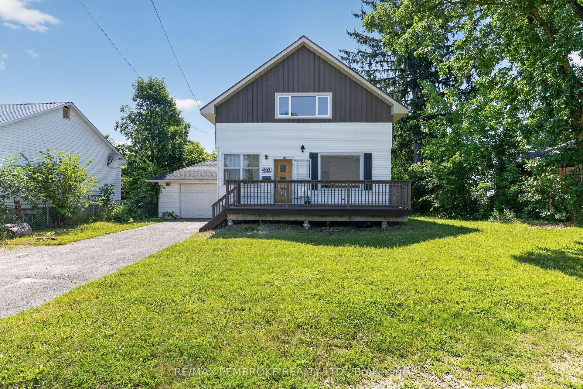 370 Carmody Street, Pembroke — Detached for sale, photo 1