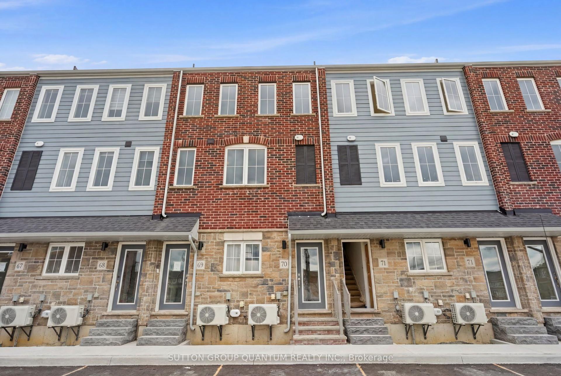 677 Park Road N 70 #70 — photo 1