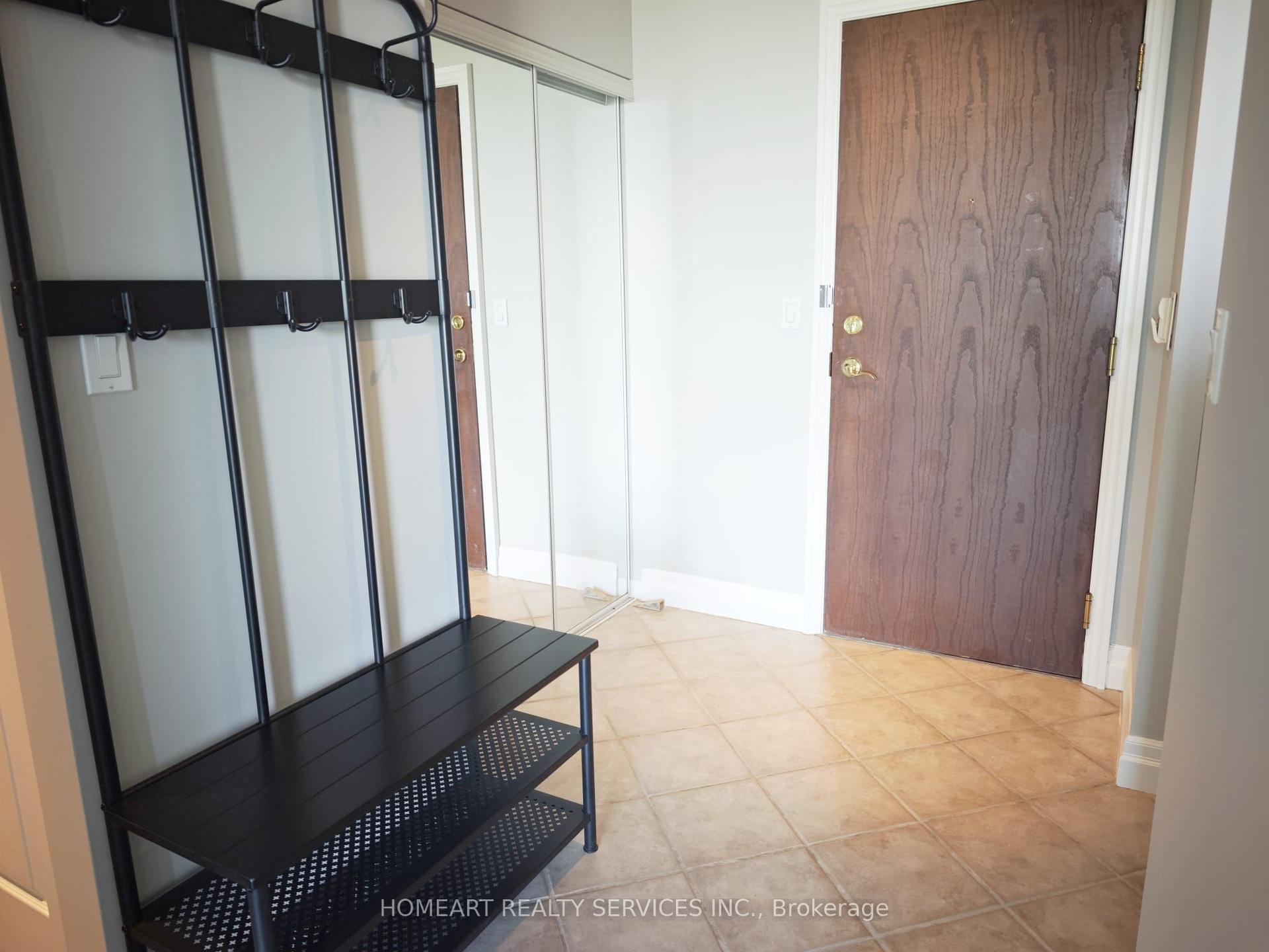 28 Pemberton Avenue 1007 #1007 — photo 1