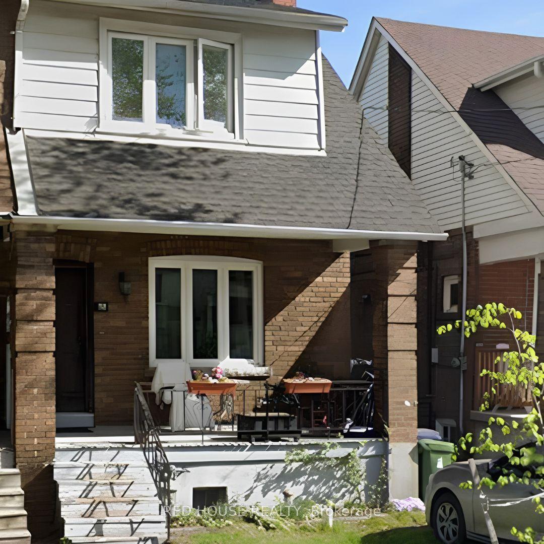 32 Glebeholme Boulevard, Toronto — Semi-Detached for lease, photo 1
