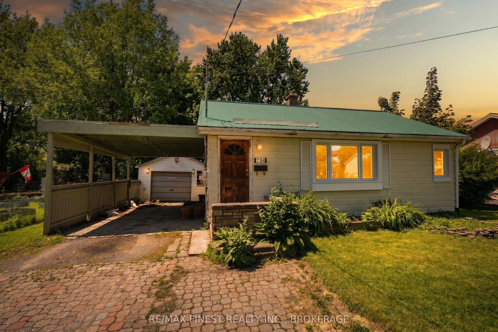 734 Portsmouth Avenue, Kingston — Detached for sale, photo 1