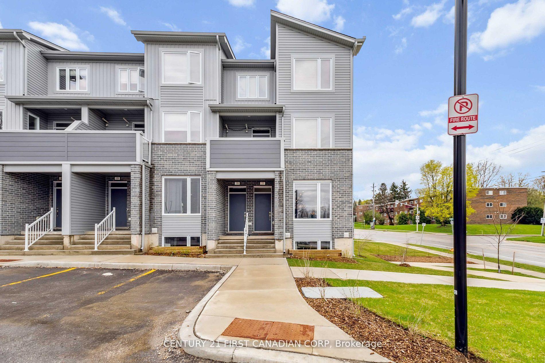 990 DEVERON Crescent 21 #21, London South — Condo Town for lease, photo 1