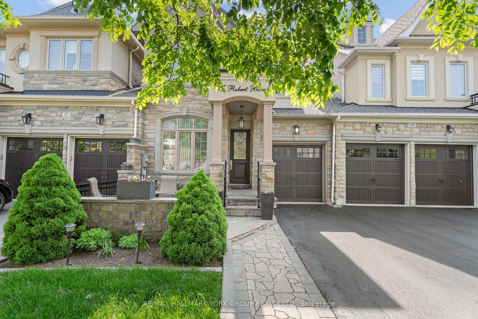 45 Robert Berry Crescent — photo 1