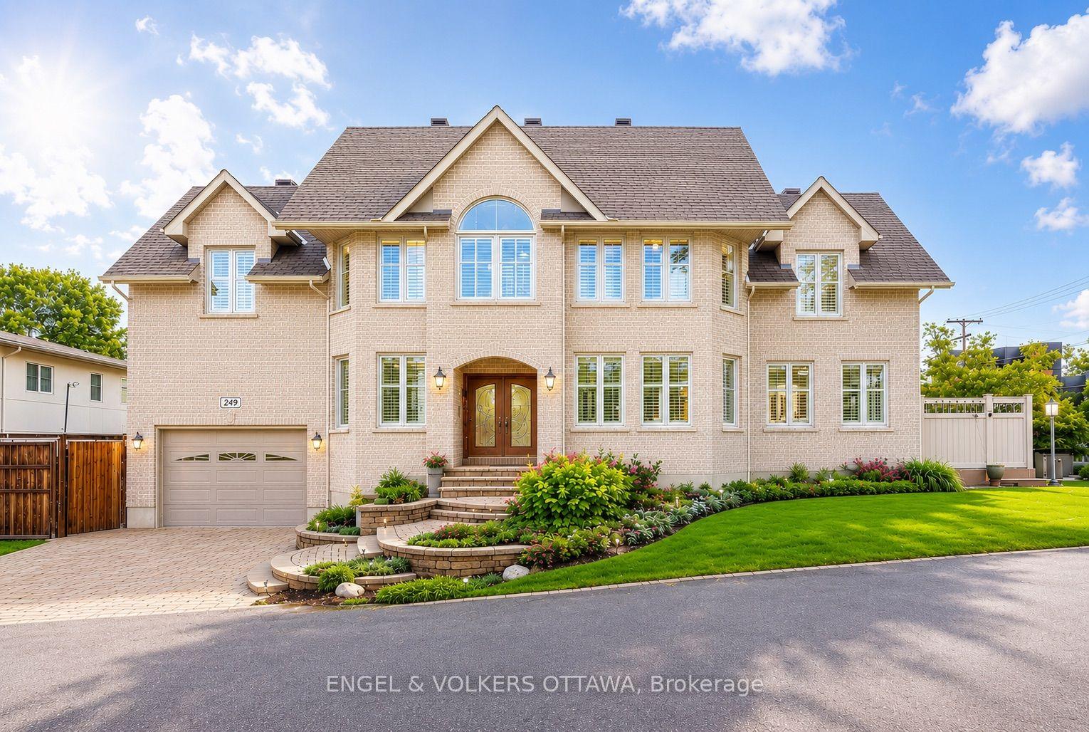 249 Atlantis Avenue, Carlingwood - Westboro and Area — Detached for sale, photo 1