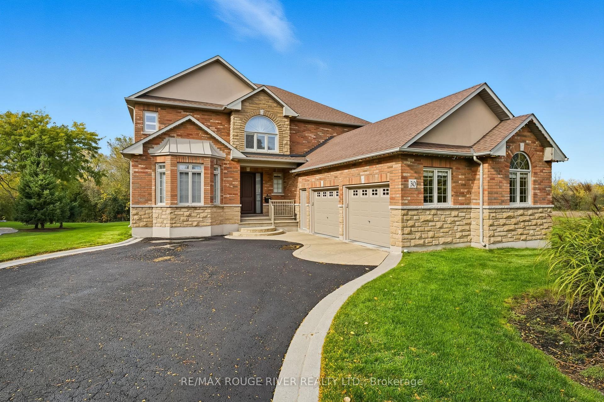 30 Hanover Court — photo 1