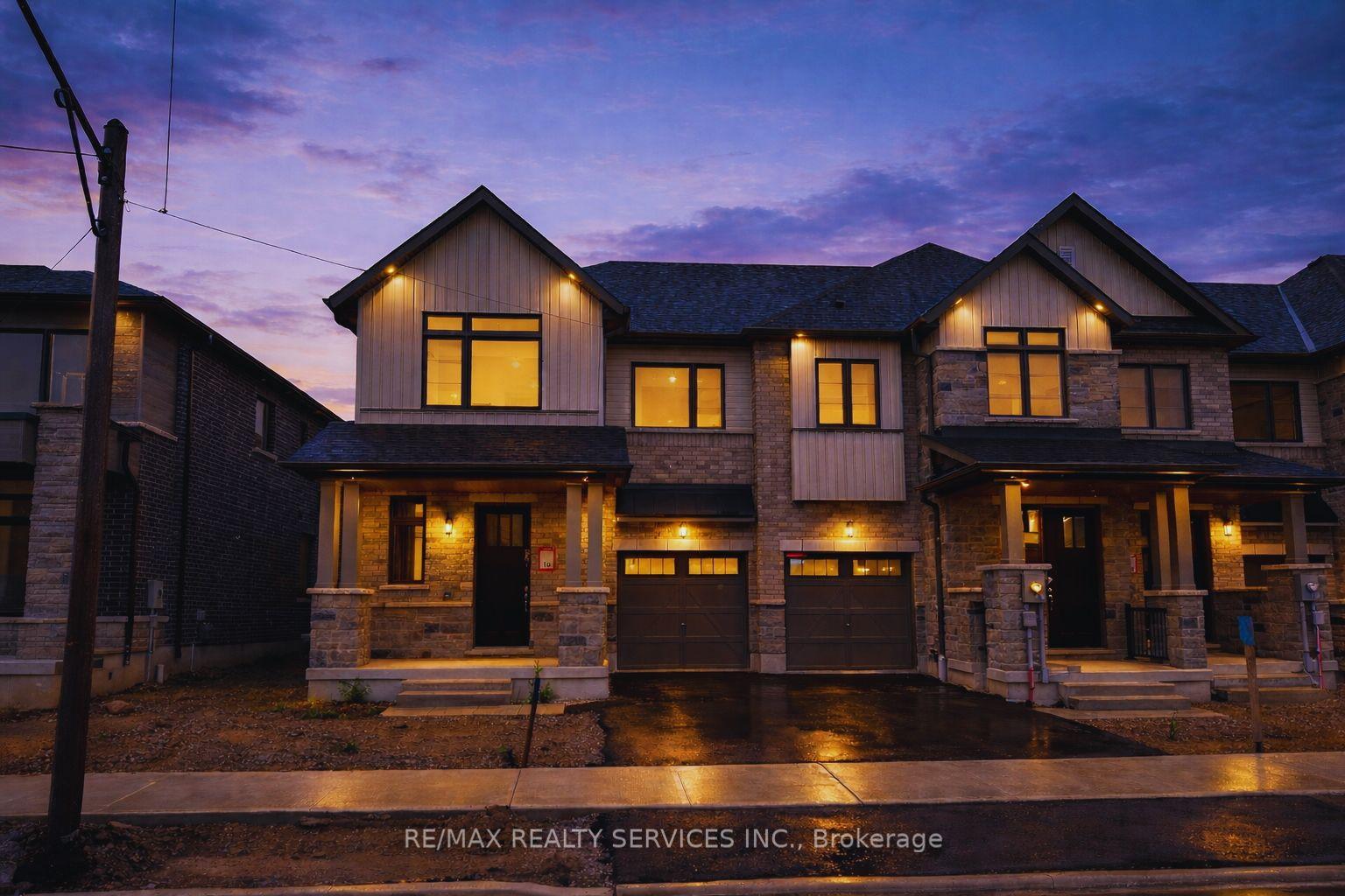 10 Molnar Crescent — photo 1