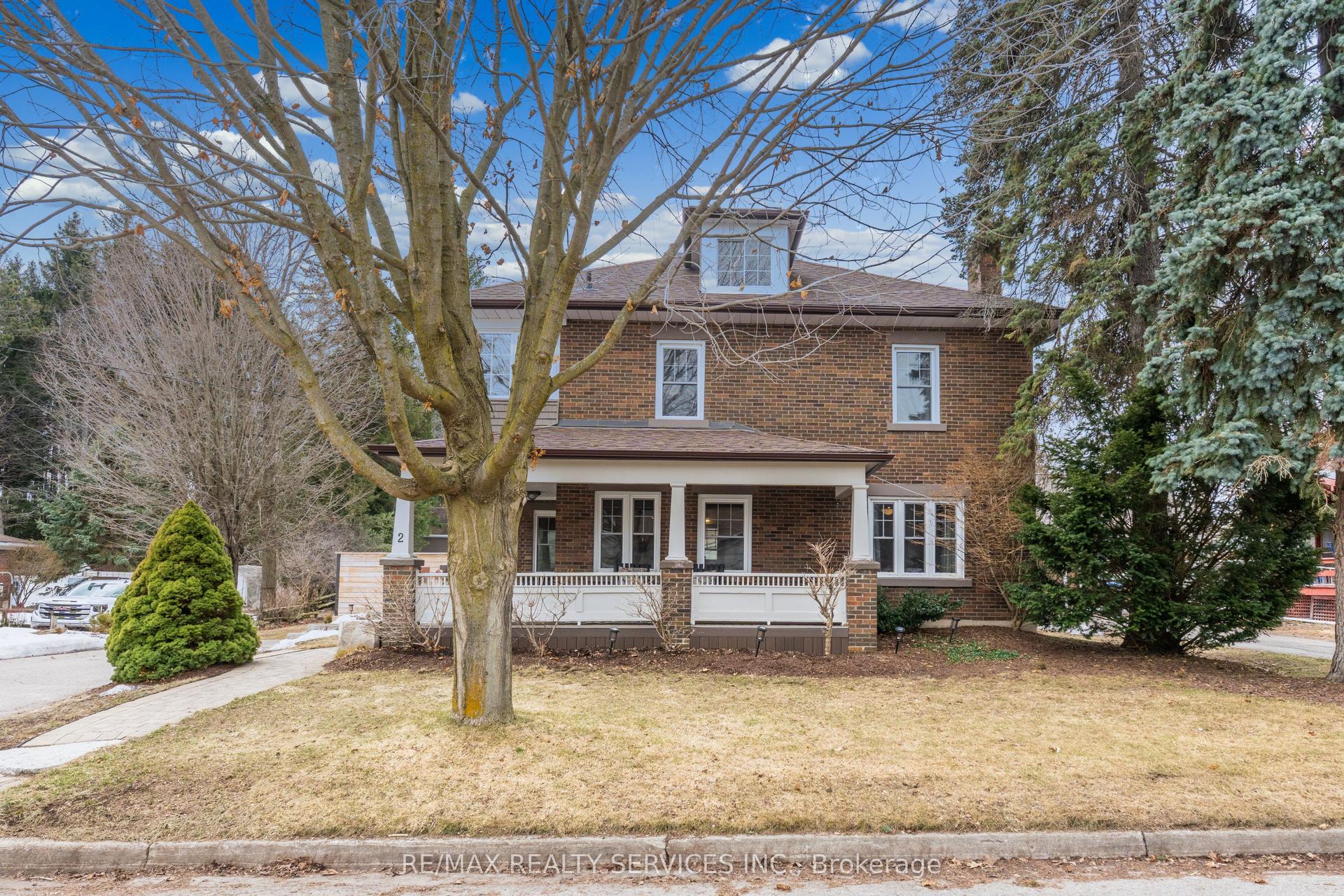 2 Maple Street — photo 1