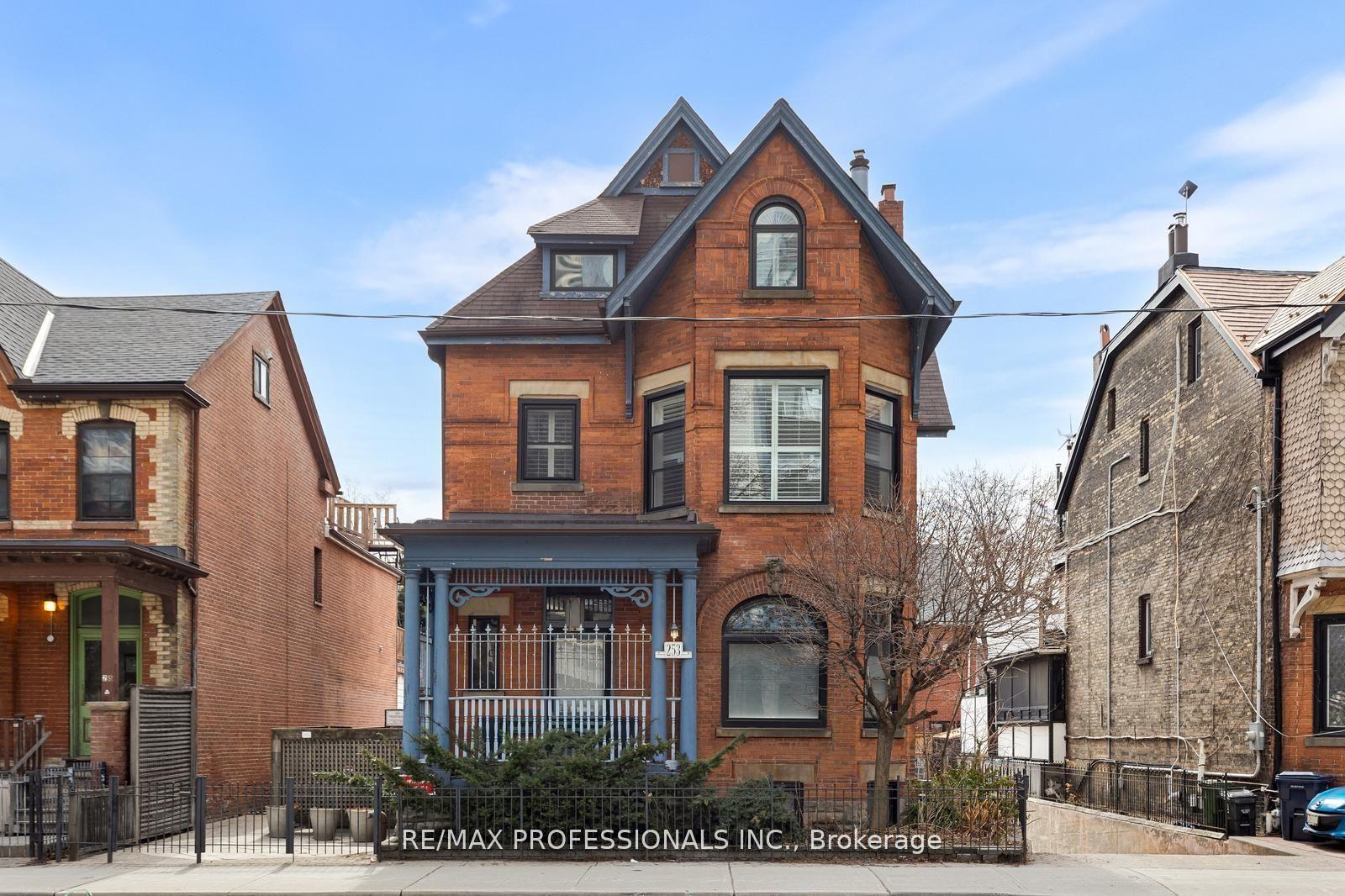 253 Wellesley Street E C #C — photo 1