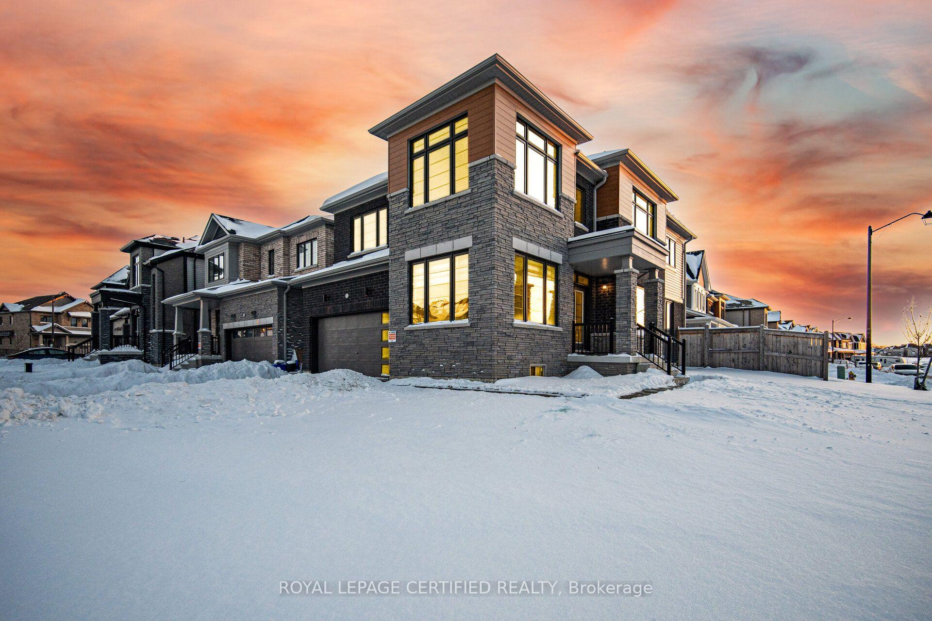 51 Hawick Crescent — photo 1