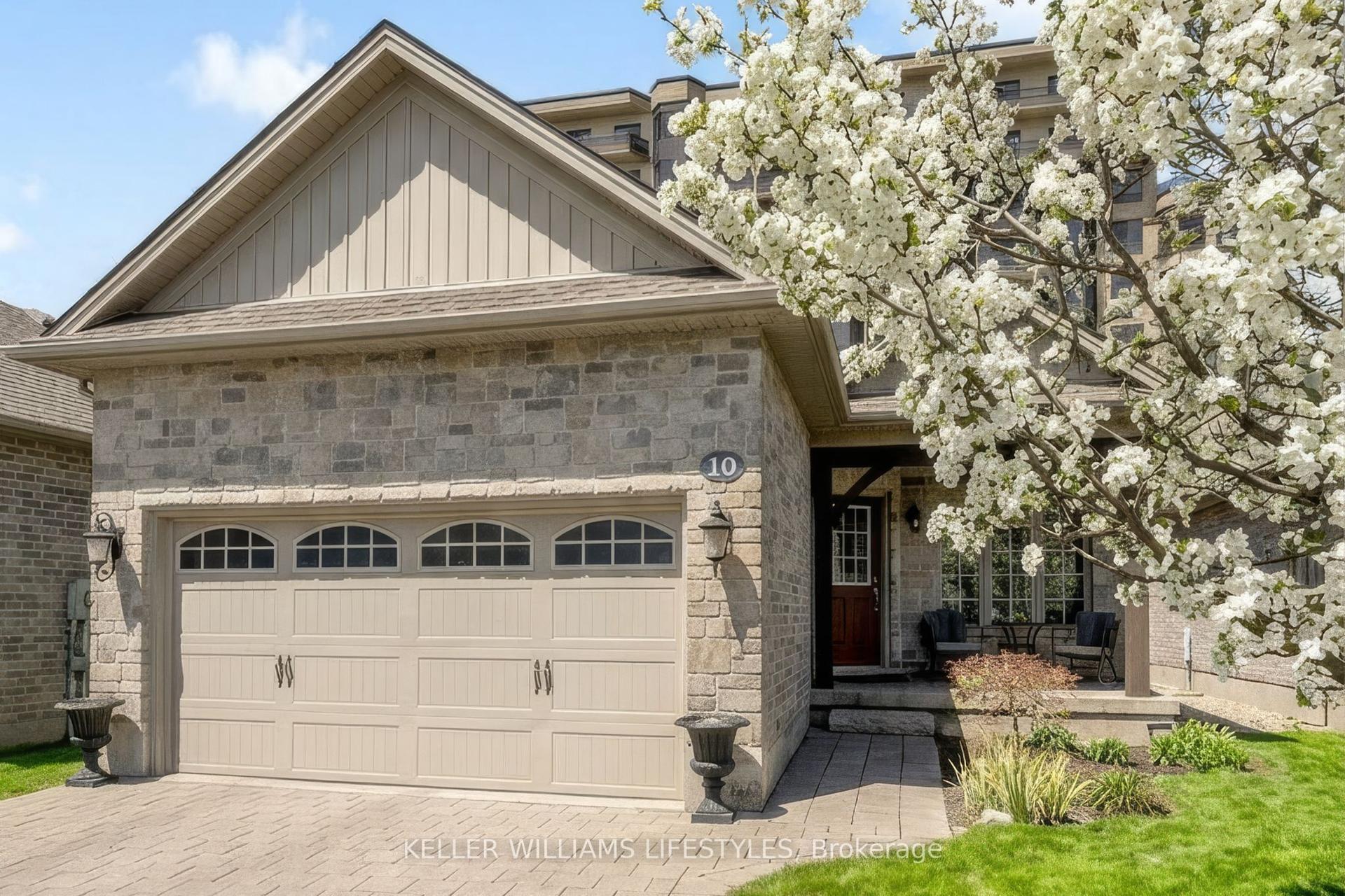 1144 CORONATION Drive 10 #10 — photo 1