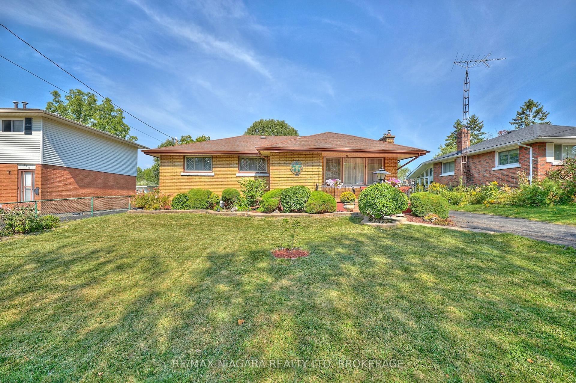 316 Bowen Road — photo 1