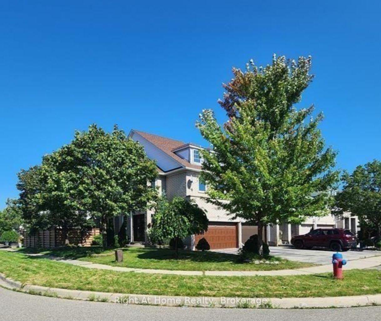 2070 White Dove Circle, Oakville — Townhouse for lease, photo 1