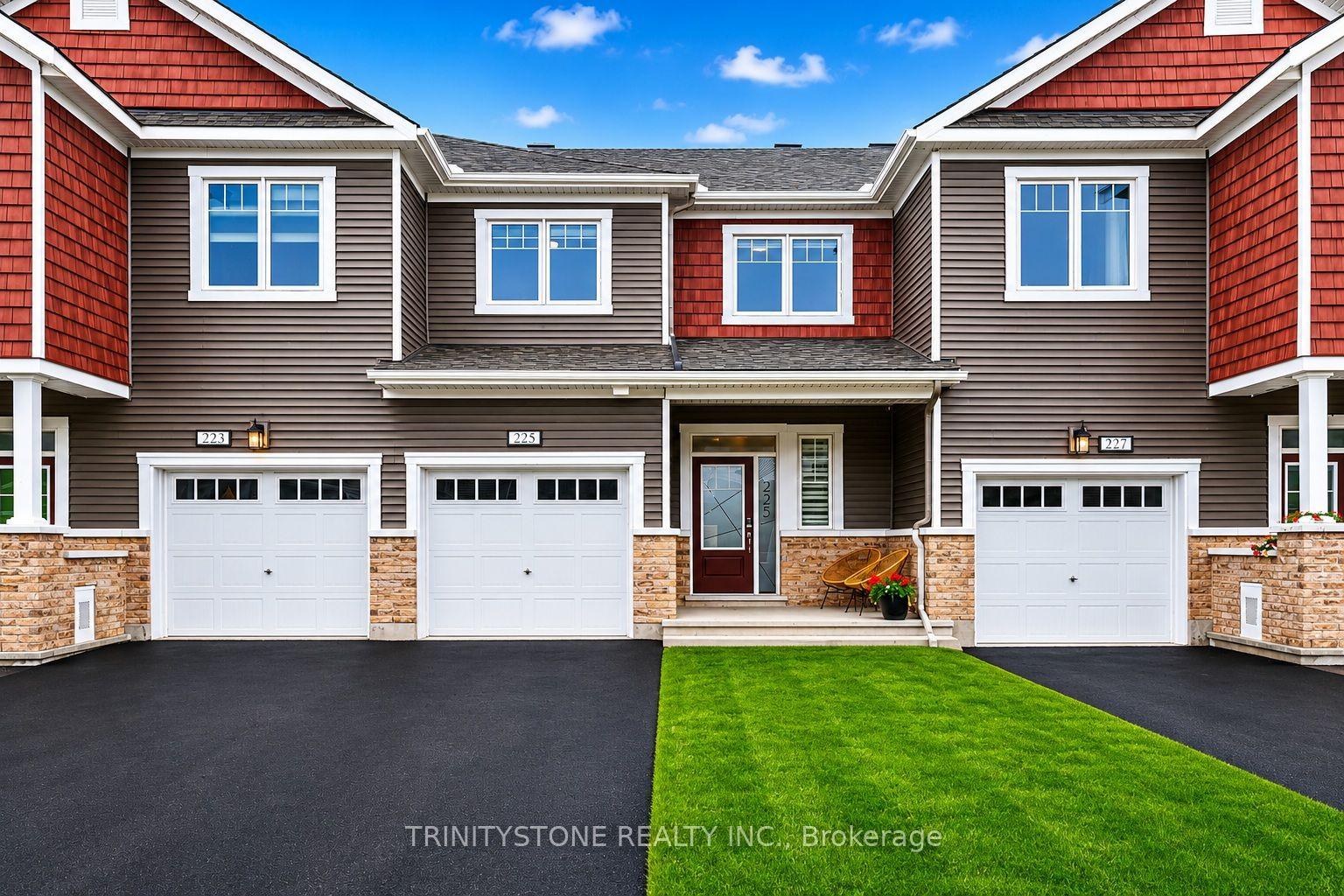 225 Billrian Crescent — photo 1