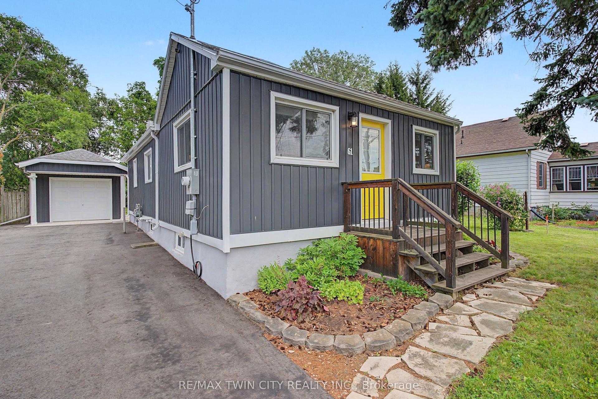61 Maud Street, Woodstock — Detached for sale, photo 1