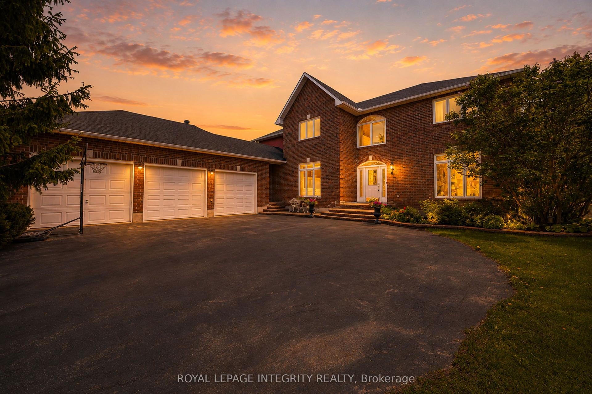 5589 Carrison Drive — photo 1