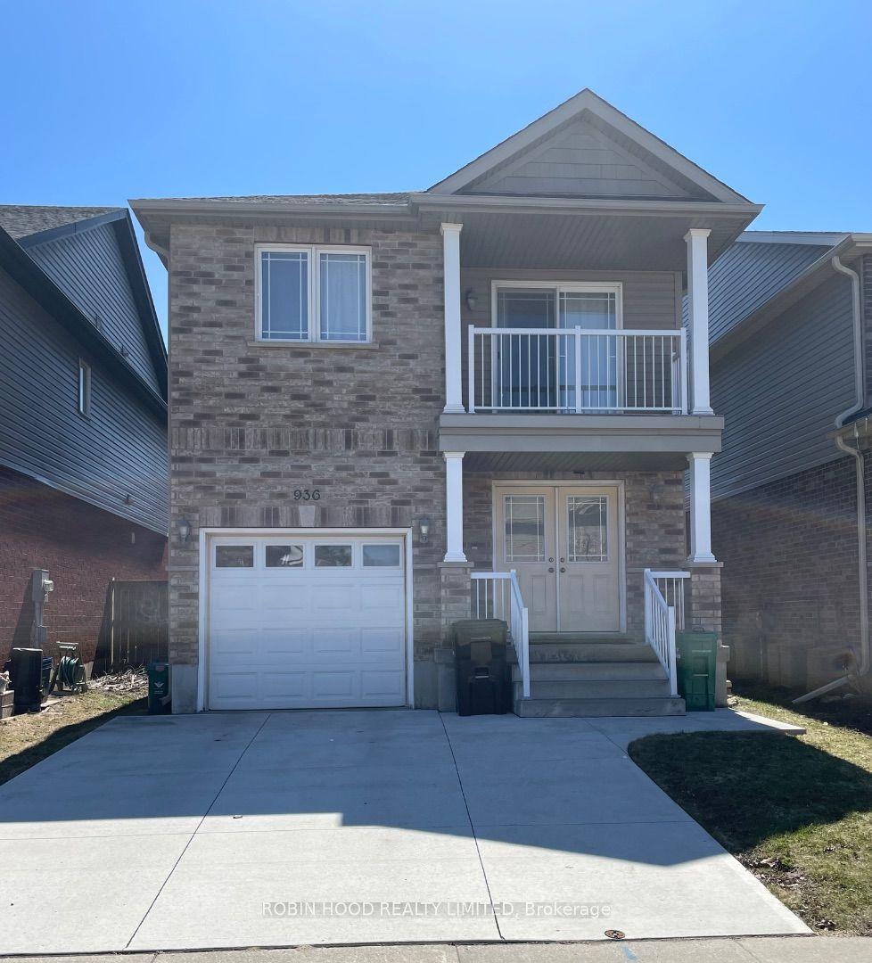 936 Banffshire Court — photo 1