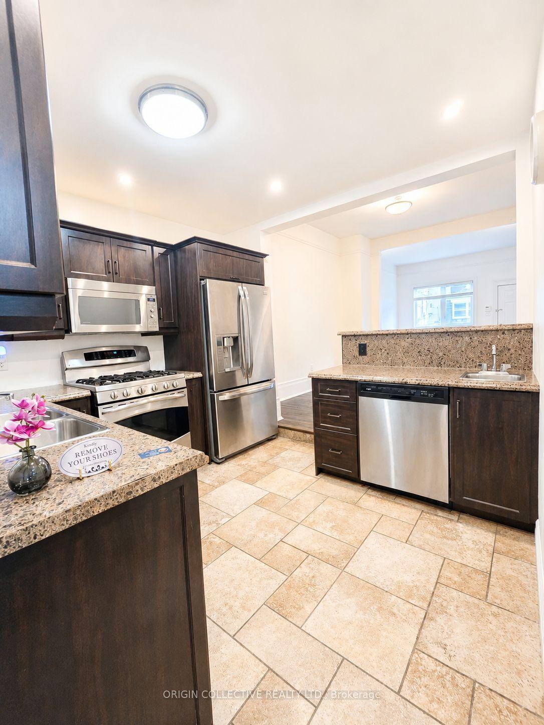 43 Carr Street, Toronto — Semi-Detached for lease, photo 1