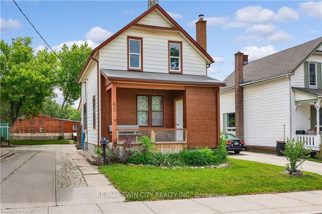 43 Henry Street, Kitchener — Detached for sale, photo 1