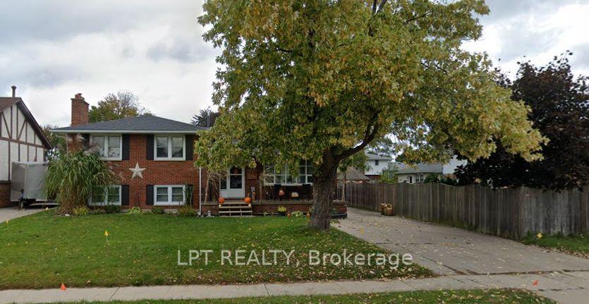 1210 Wiltshire Drive, Sarnia — Detached for sale, photo 1