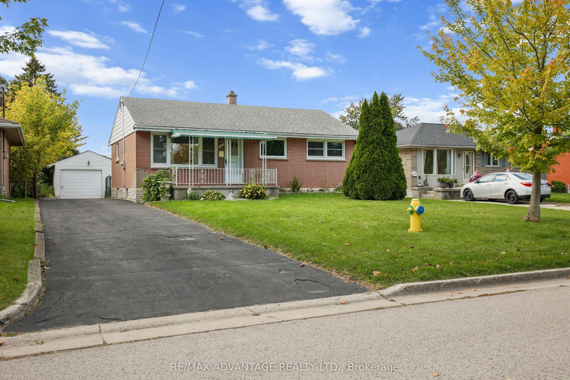 1920 Duluth Crescent, London East — Detached for sale, photo 1