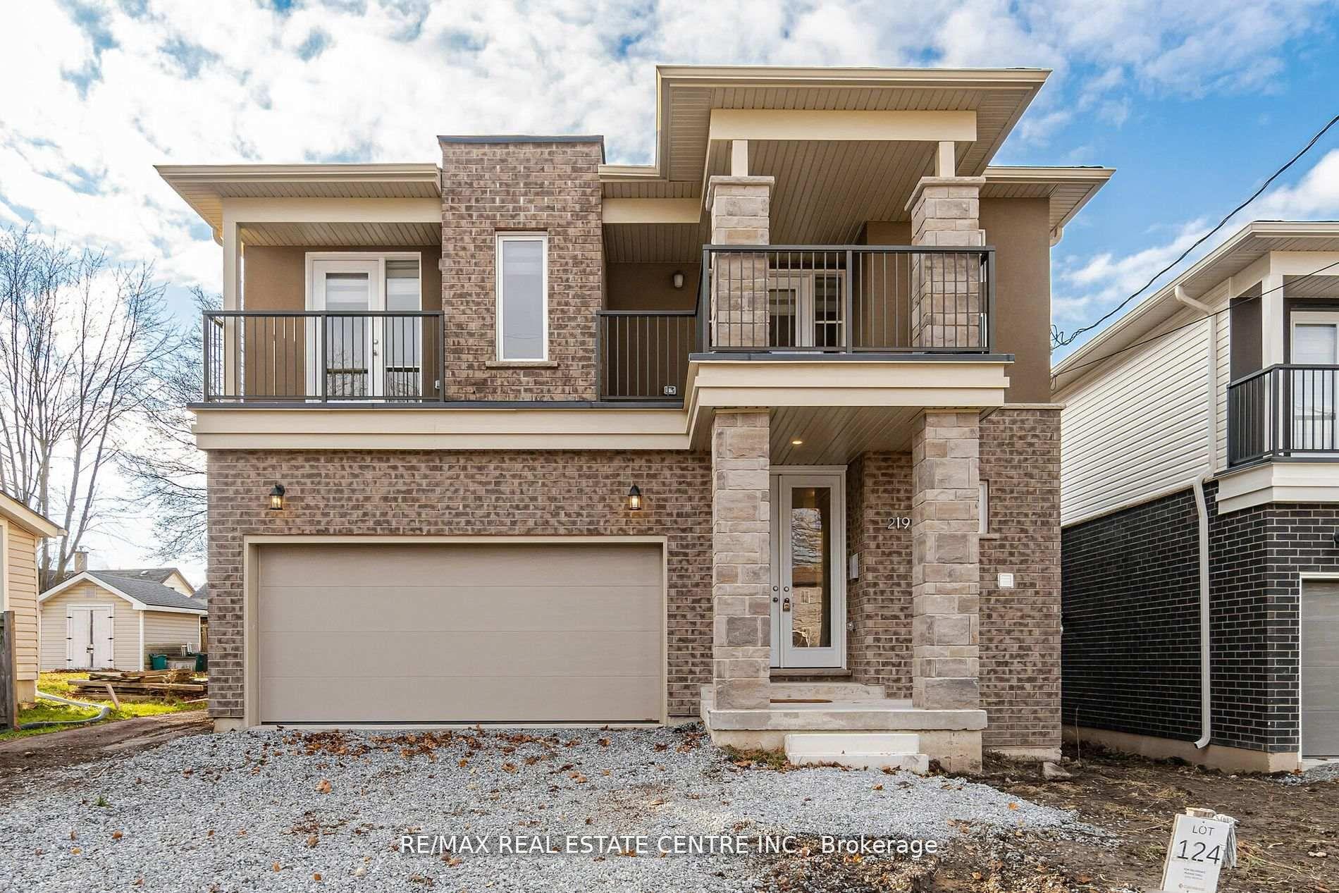 219 Taylor Street — photo 1