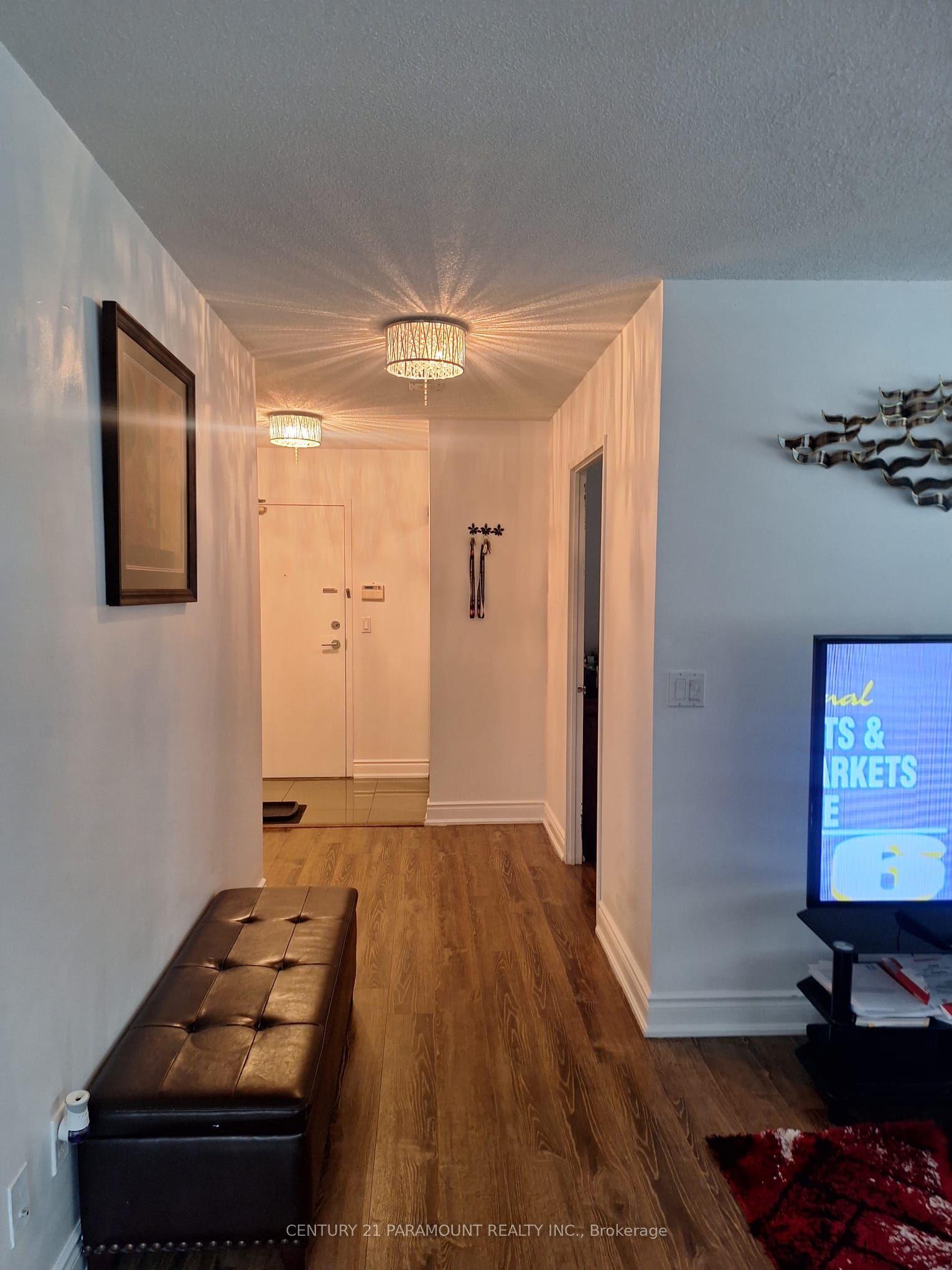 325 Webb Drive N 404 #404, Mississauga — Condo for lease, photo 1