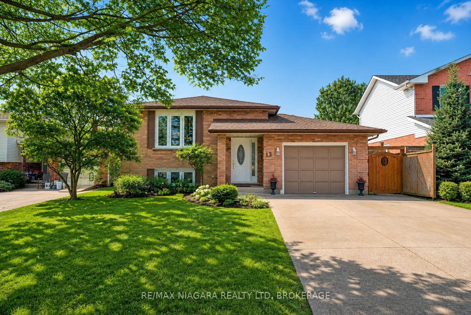 13 Cornwell Circle — photo 1