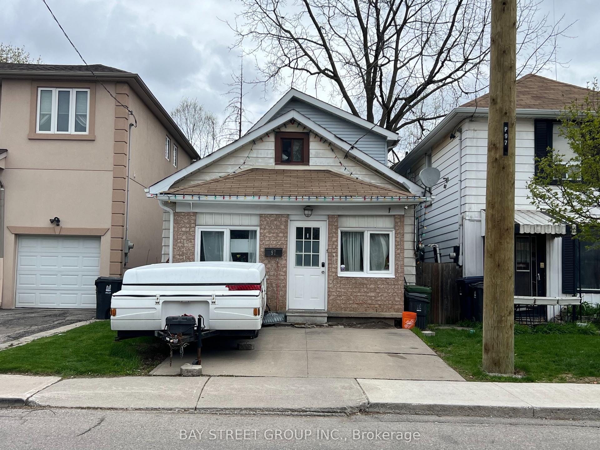 97 Sixteenth Street — photo 1
