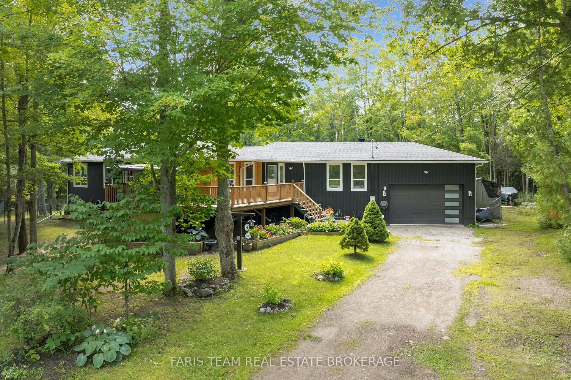 8 Joliet Crescent, Tiny — Detached for sale, photo 1