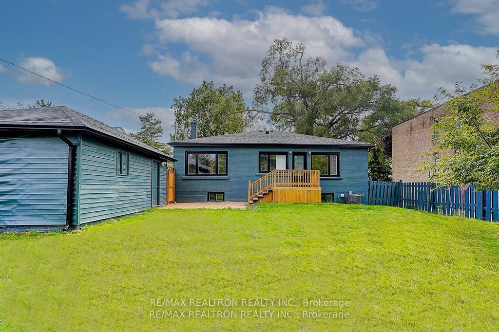 163 Maurice Drive — photo 1