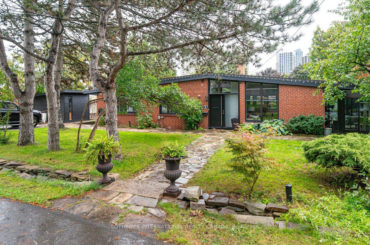1 Babington Court, Toronto — Detached for lease, photo 1