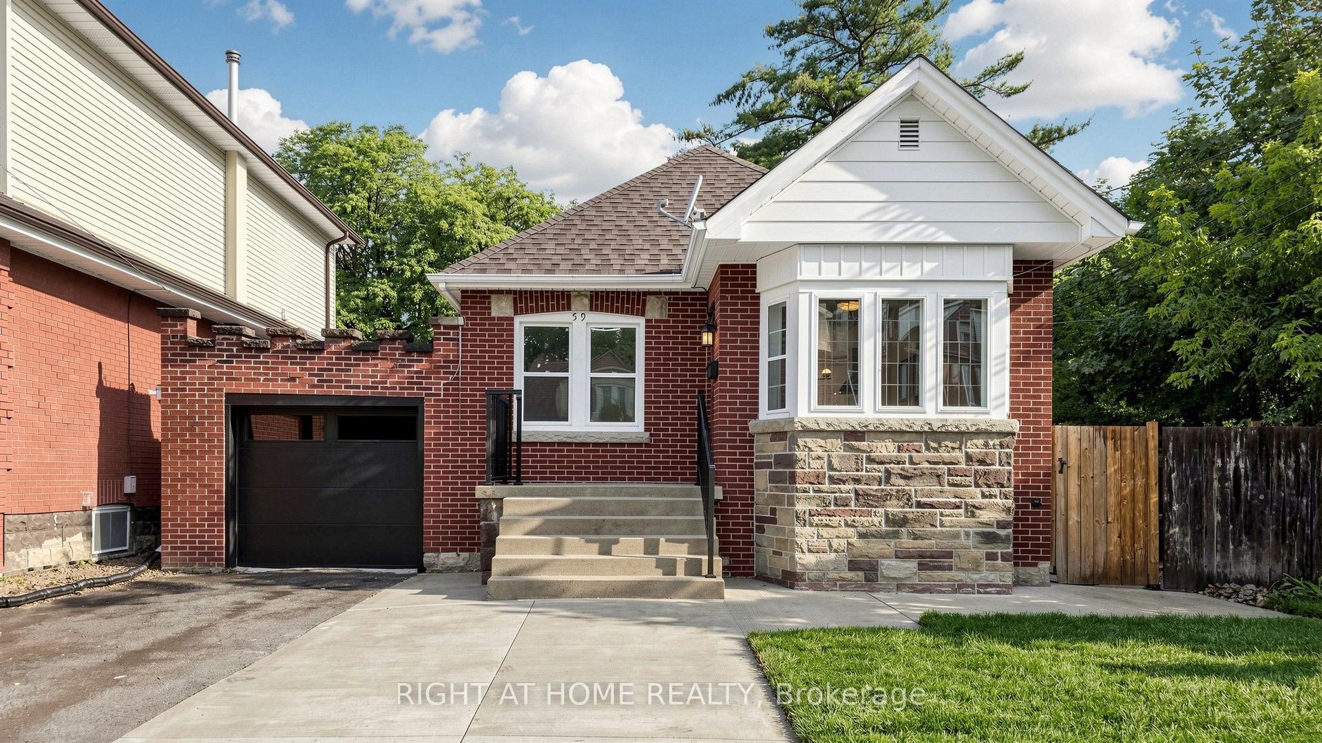 59 Longwood Road N, Hamilton — Detached for sale, photo 1