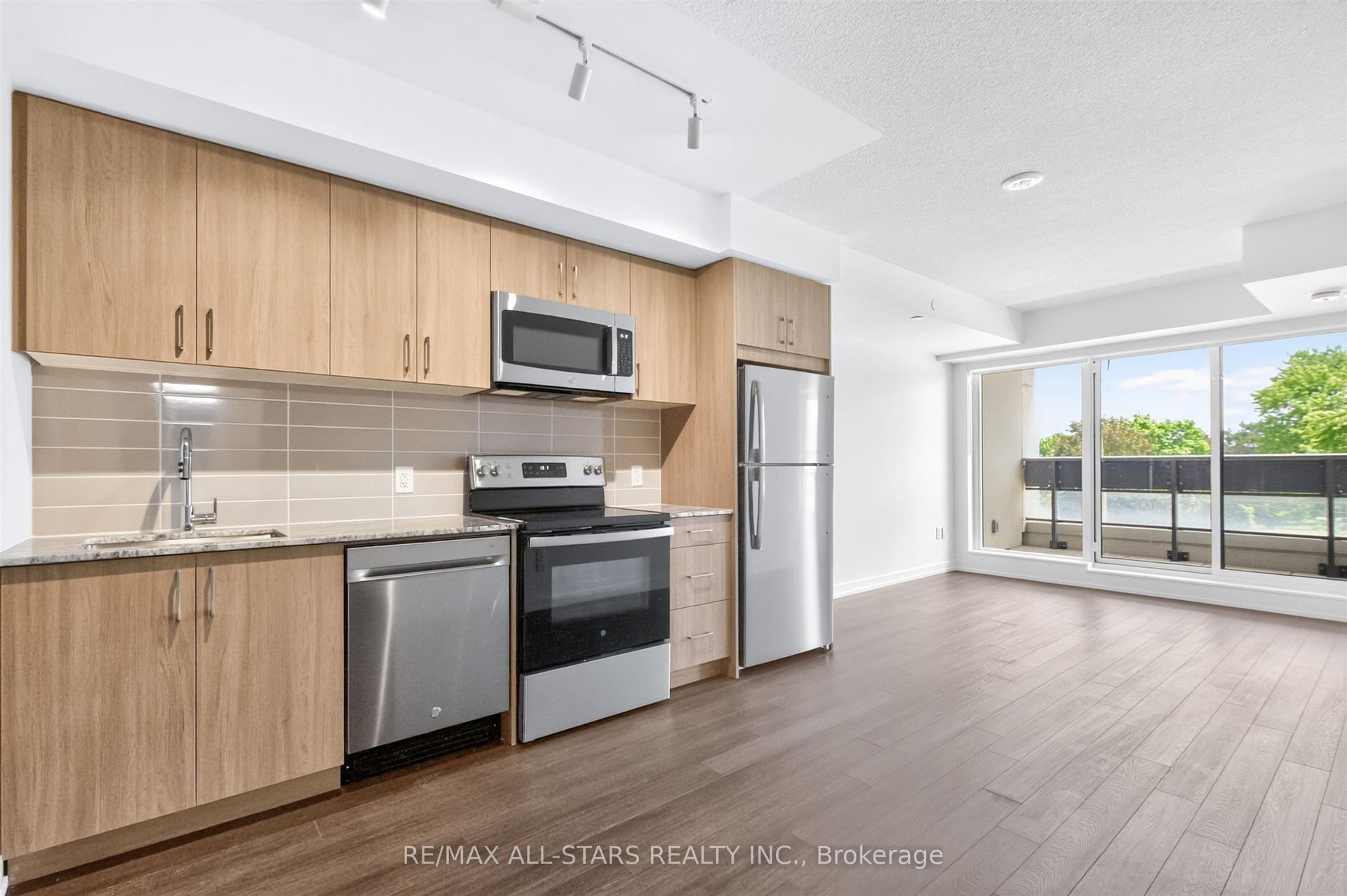 4010 Eglinton Avenue W 221 #221 — photo 1