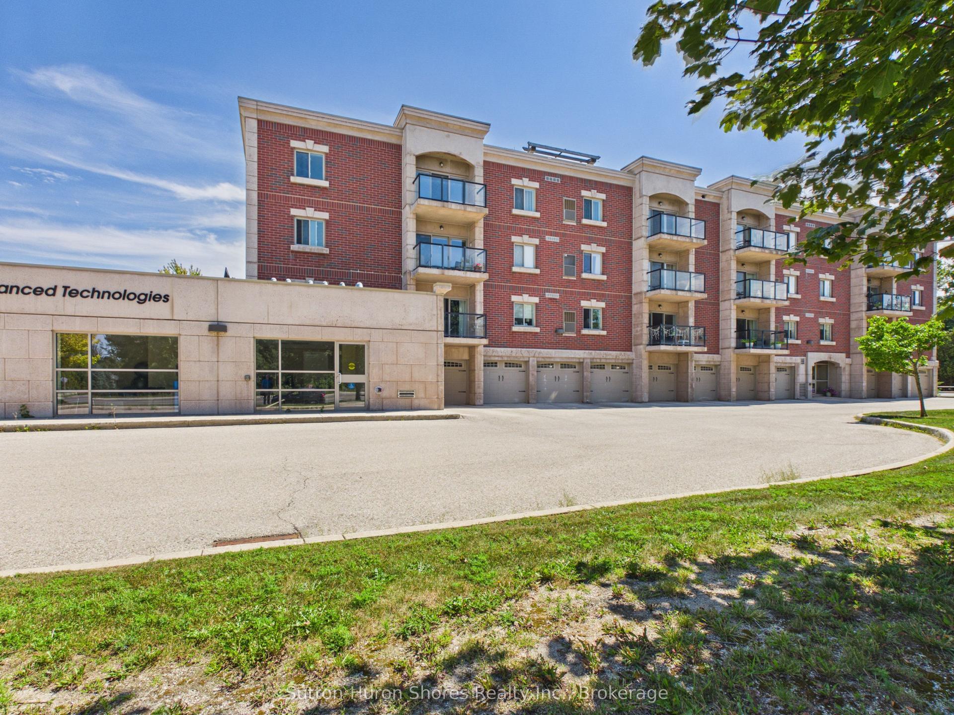 221 Adelaide Street 402 #402, Saugeen Shores — Condo for sale, photo 1